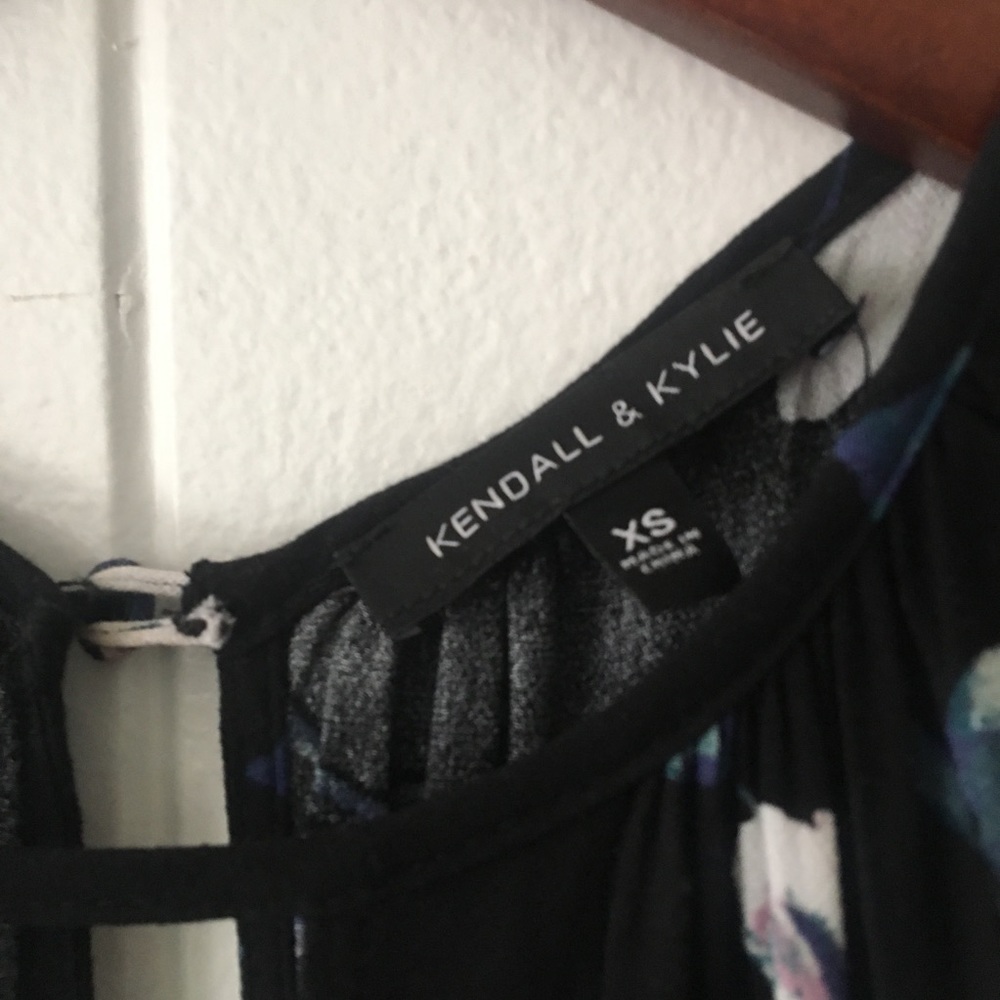 Kendall & Kylie Black Floral Open Back Romper - Picture 5 of 8